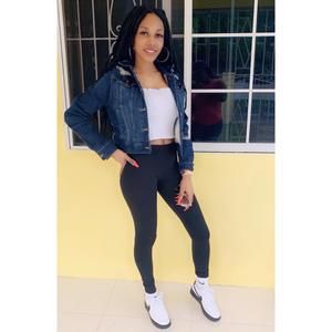 Meet your Posher, Mia